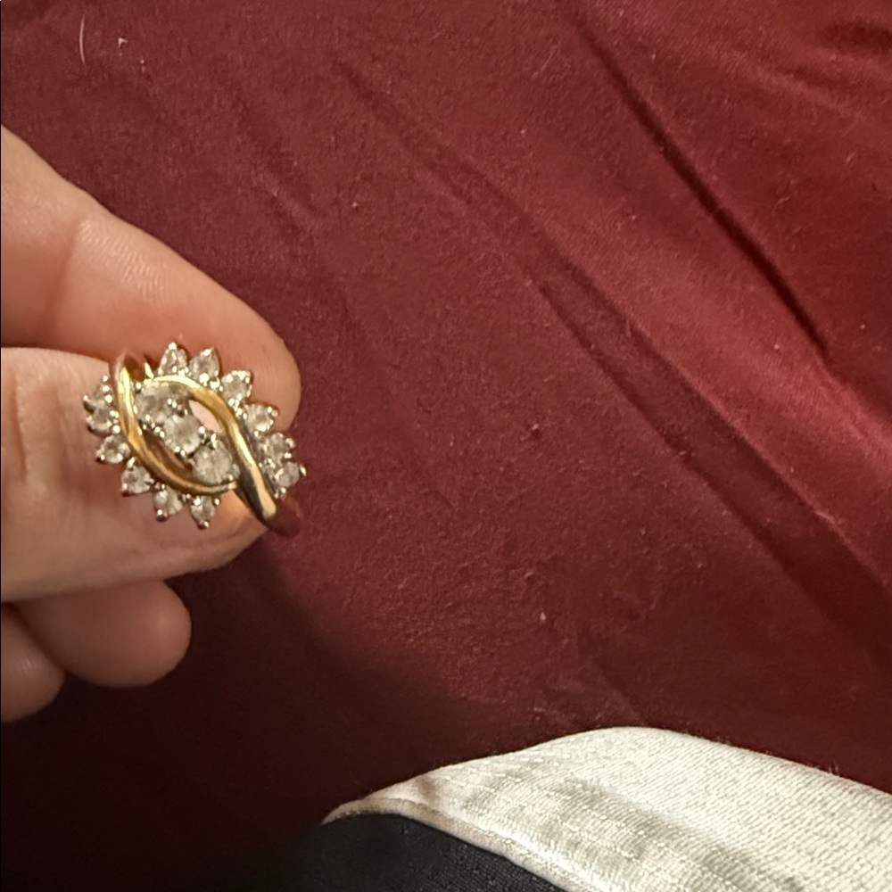 Elegant Gold and Silver Women's Ring